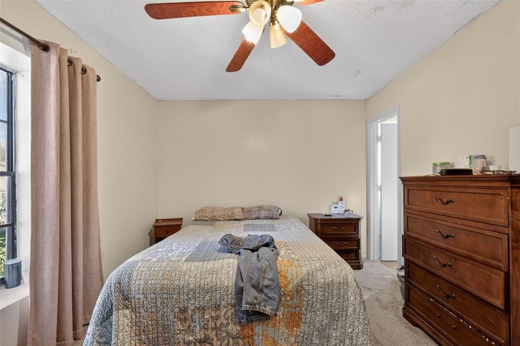 На продажу: $299,900 (3 спален, 2 ванн, 1200 Квадратных фут)