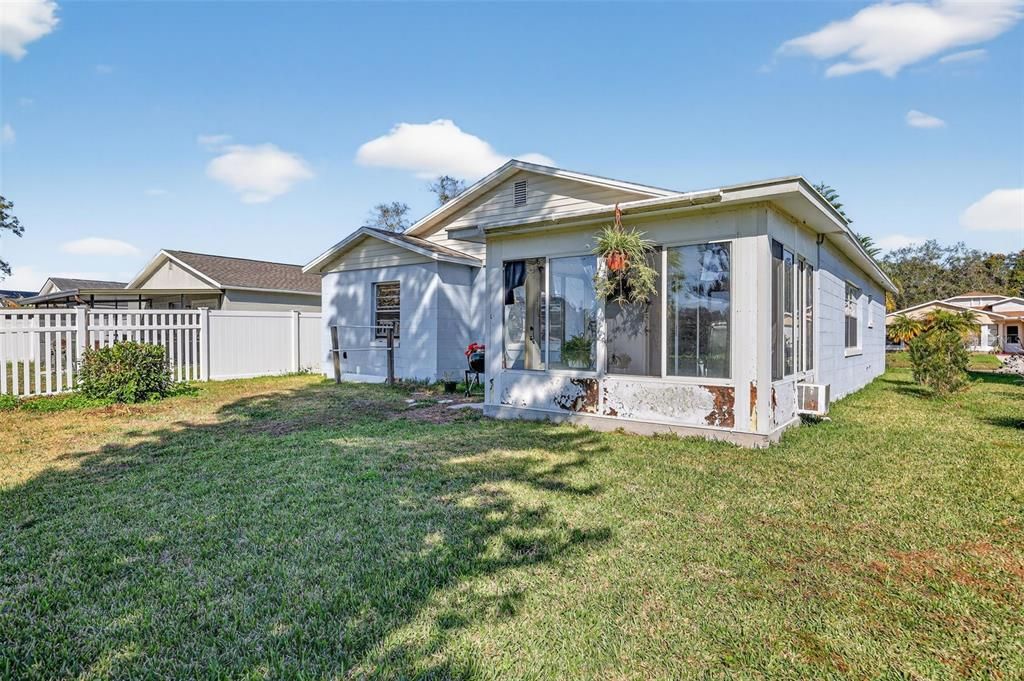 На продажу: $299,900 (3 спален, 2 ванн, 1200 Квадратных фут)