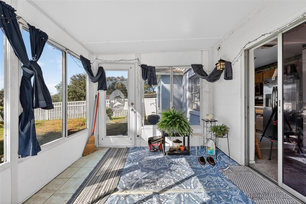 На продажу: $299,900 (3 спален, 2 ванн, 1200 Квадратных фут)