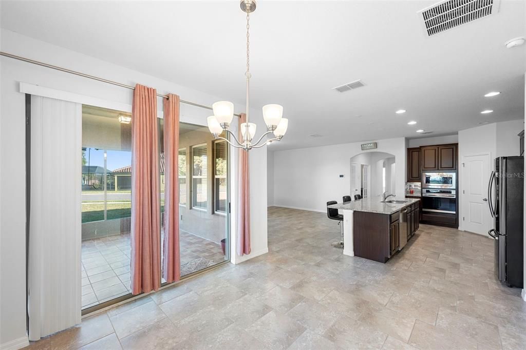 待售: $429,900 (4 贝兹, 3 浴室, 2110 平方英尺)