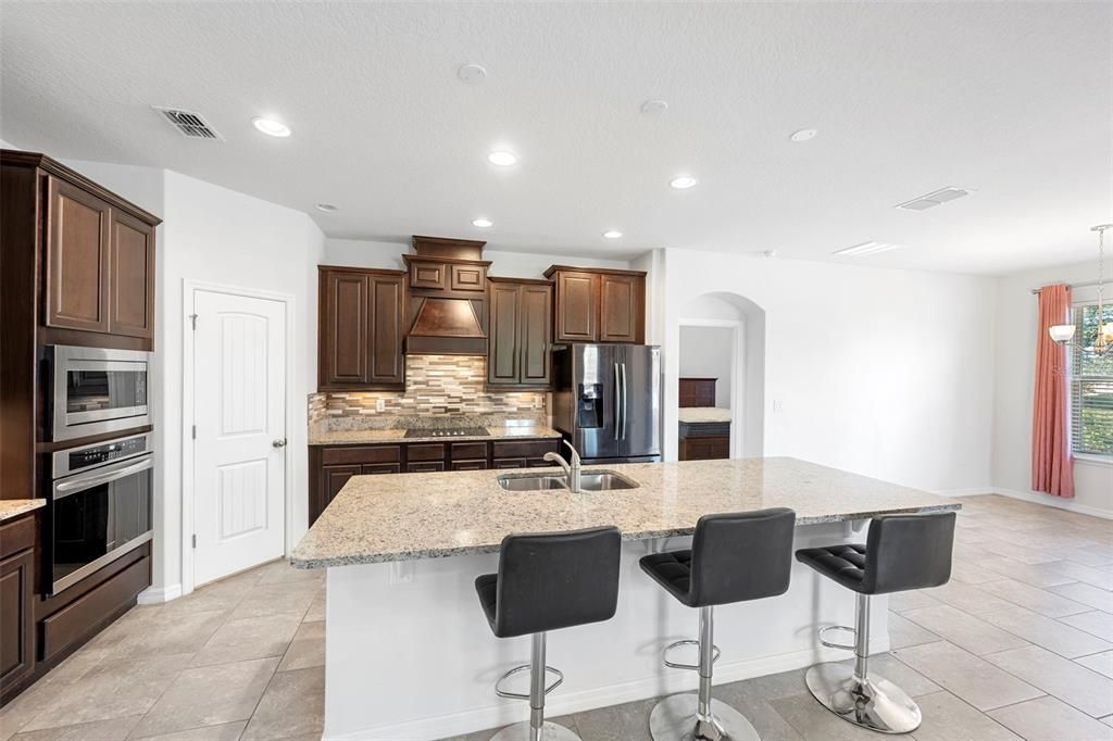 待售: $429,900 (4 贝兹, 3 浴室, 2110 平方英尺)