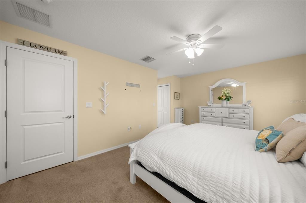 En Venta: $299,500 (2 camas, 2 baños, 1381 Pies cuadrados)