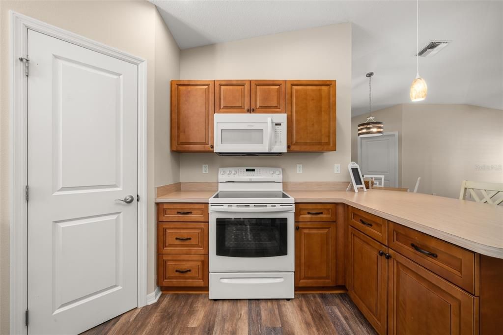 En Venta: $299,500 (2 camas, 2 baños, 1381 Pies cuadrados)