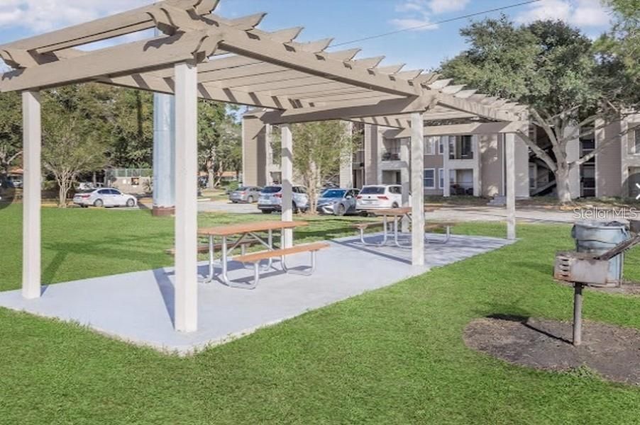 For Sale: $115,000 (1 beds, 1 baths, 560 Square Feet)