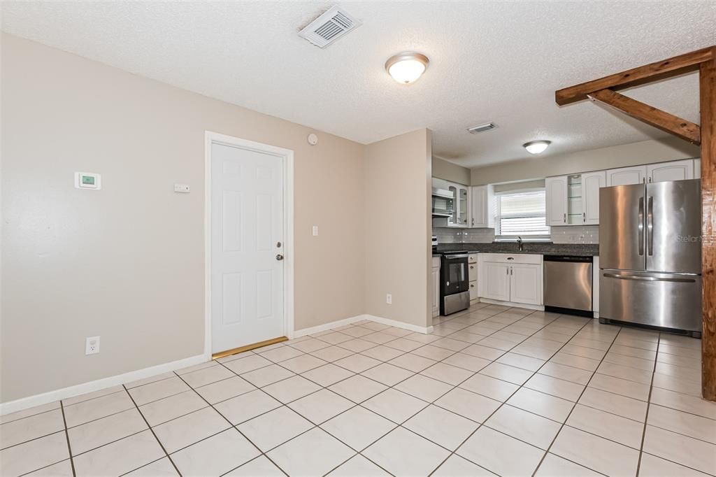 На продажу: $339,000 (3 спален, 2 ванн, 1356 Квадратных фут)