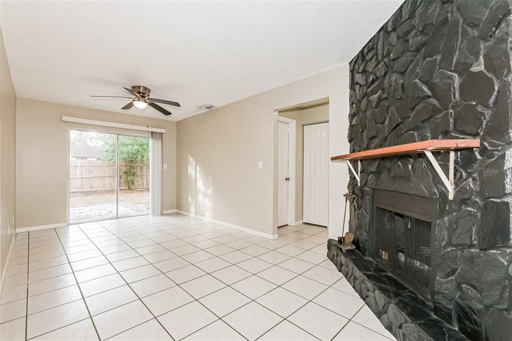 На продажу: $339,000 (3 спален, 2 ванн, 1356 Квадратных фут)