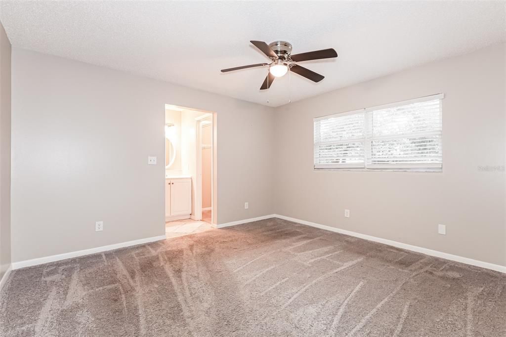 На продажу: $339,000 (3 спален, 2 ванн, 1356 Квадратных фут)