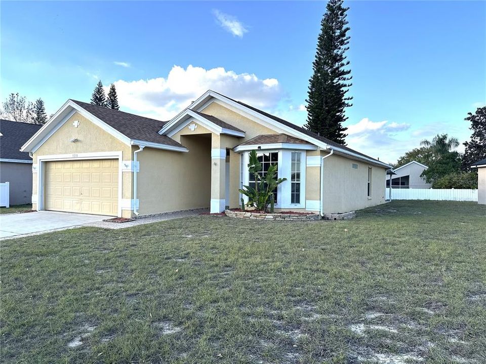 待售: $299,900 (3 贝兹, 2 浴室, 1479 平方英尺)