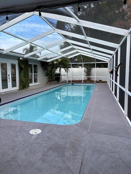 For Sale: $670,000 (4 beds, 3 baths, 2460 Square Feet)