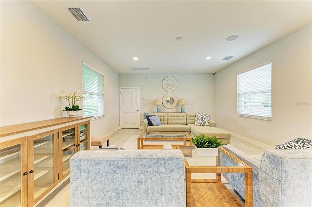 For Sale: $399,990 (2 beds, 2 baths, 1579 Square Feet)