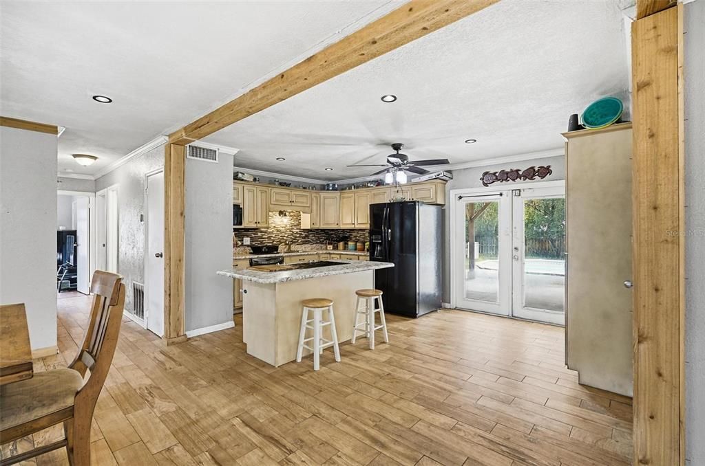 En Venta: $235,000 (3 camas, 1 baños, 1300 Pies cuadrados)