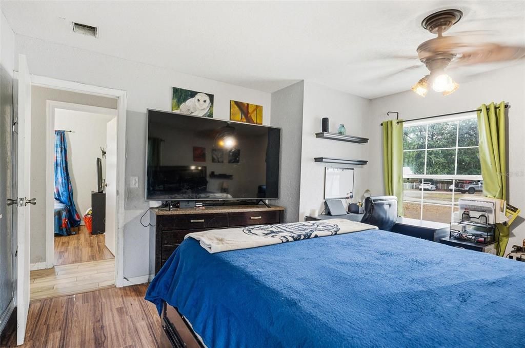 En Venta: $235,000 (3 camas, 1 baños, 1300 Pies cuadrados)