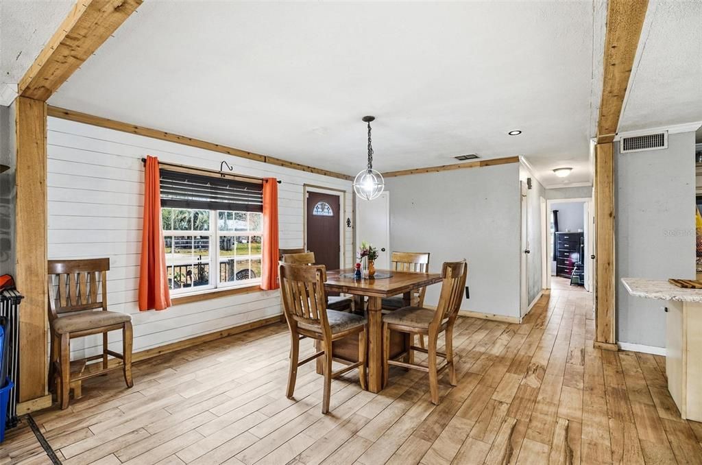 En Venta: $235,000 (3 camas, 1 baños, 1300 Pies cuadrados)