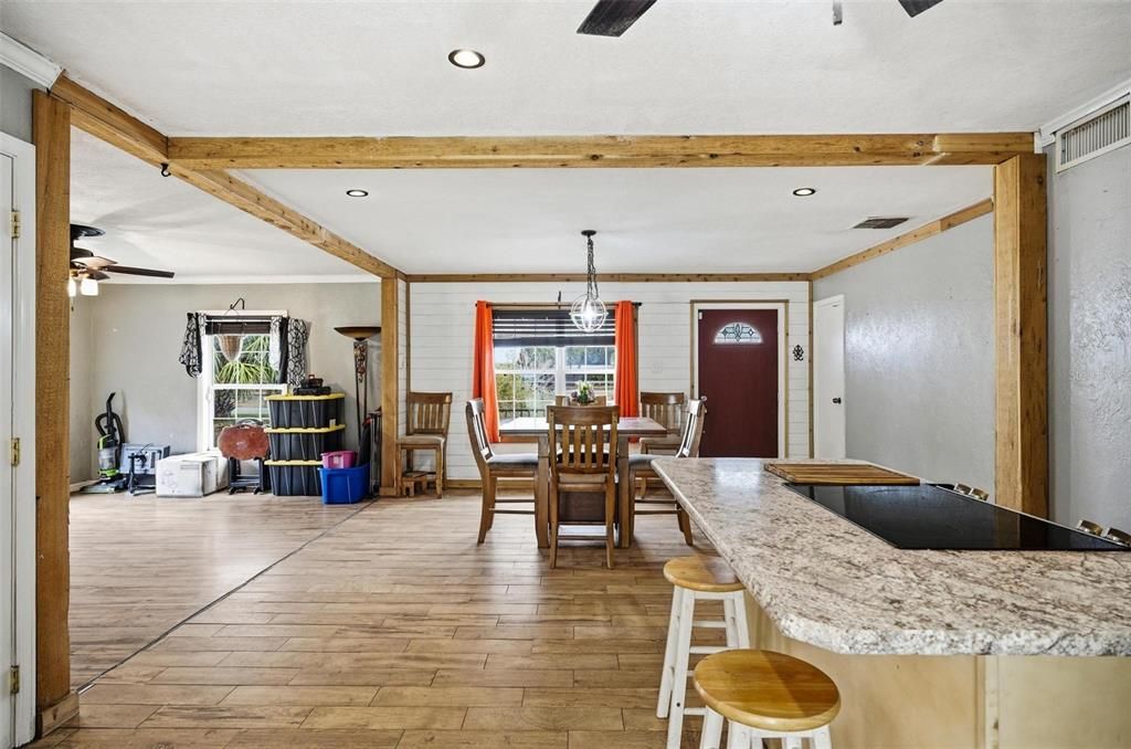 En Venta: $235,000 (3 camas, 1 baños, 1300 Pies cuadrados)