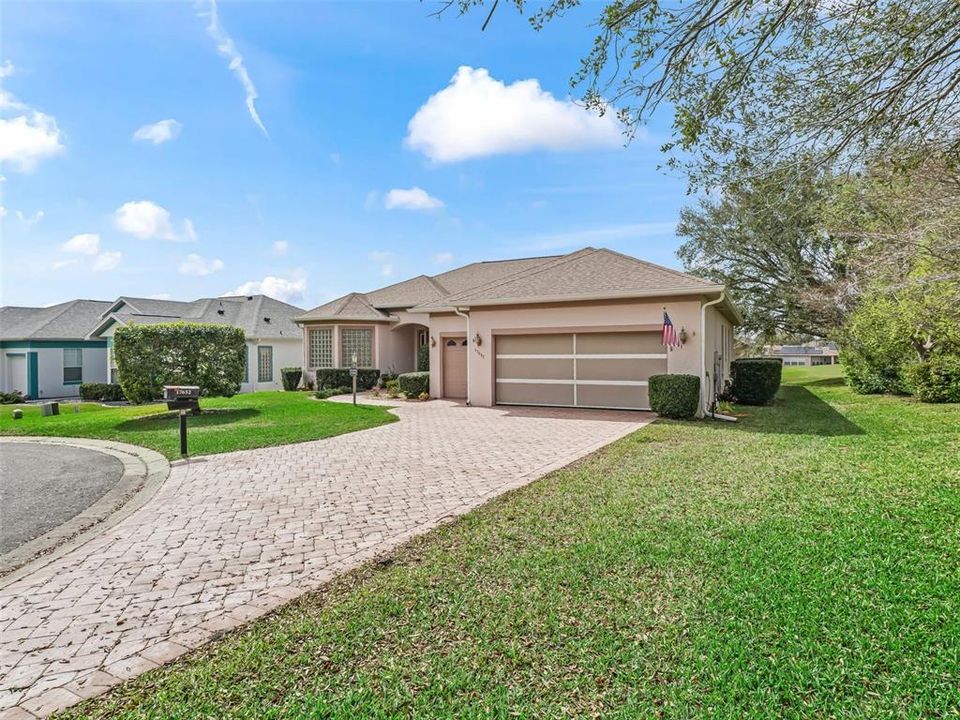 For Sale: $399,900 (3 beds, 2 baths, 2067 Square Feet)