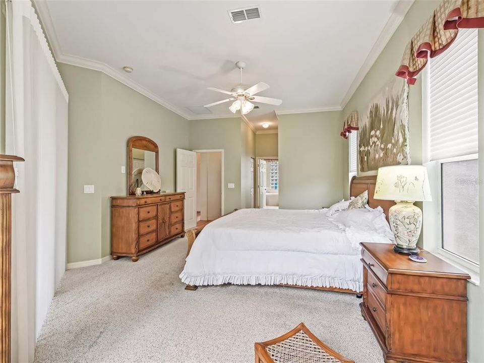 For Sale: $399,900 (3 beds, 2 baths, 2067 Square Feet)