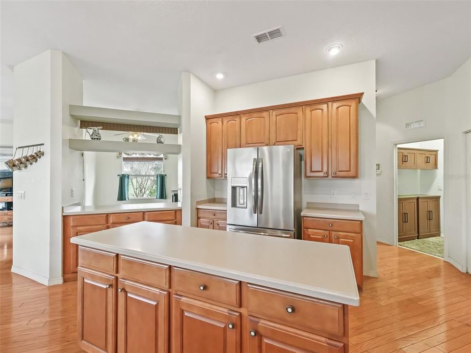 For Sale: $399,900 (3 beds, 2 baths, 2067 Square Feet)