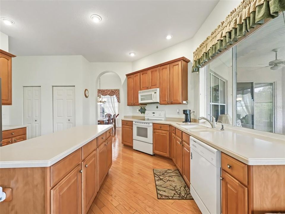 For Sale: $399,900 (3 beds, 2 baths, 2067 Square Feet)