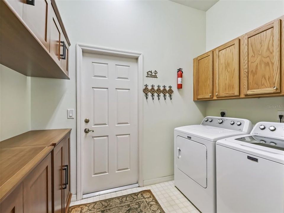 For Sale: $399,900 (3 beds, 2 baths, 2067 Square Feet)