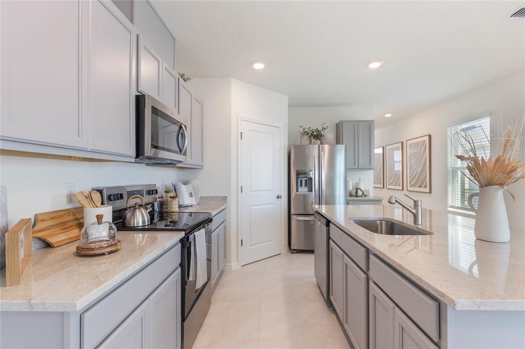 For Sale: $313,990 (4 beds, 2 baths, 1665 Square Feet)