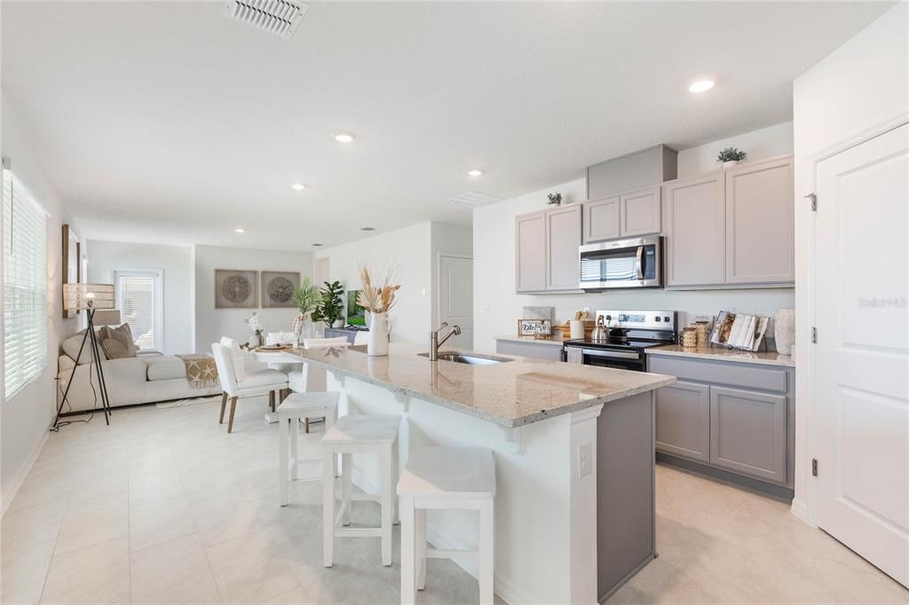 For Sale: $313,990 (4 beds, 2 baths, 1665 Square Feet)