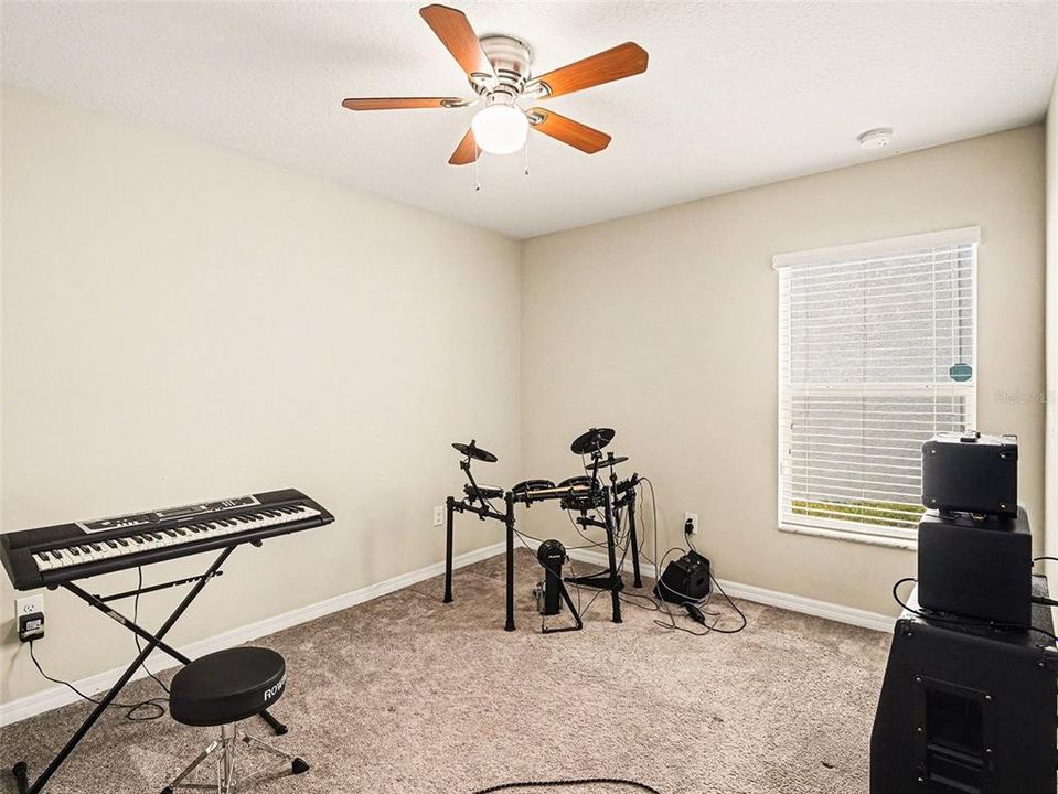 For Sale: $300,000 (3 beds, 2 baths, 1451 Square Feet)