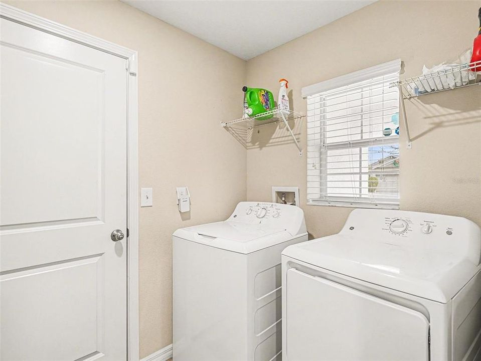 For Sale: $300,000 (3 beds, 2 baths, 1451 Square Feet)