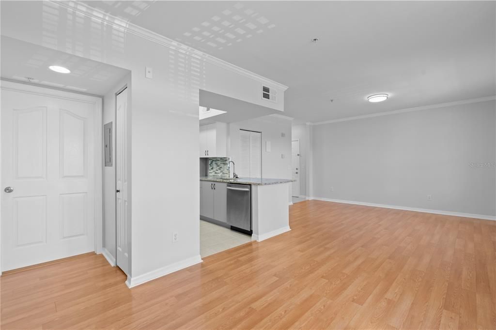 出租: $1,750 (1 贝兹, 1 浴室, 792 平方英尺)