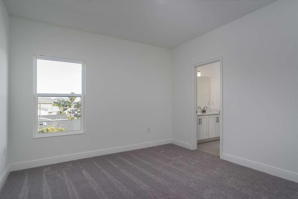 For Sale: $2,600,000 (5 beds, 4 baths, 4003 Square Feet)