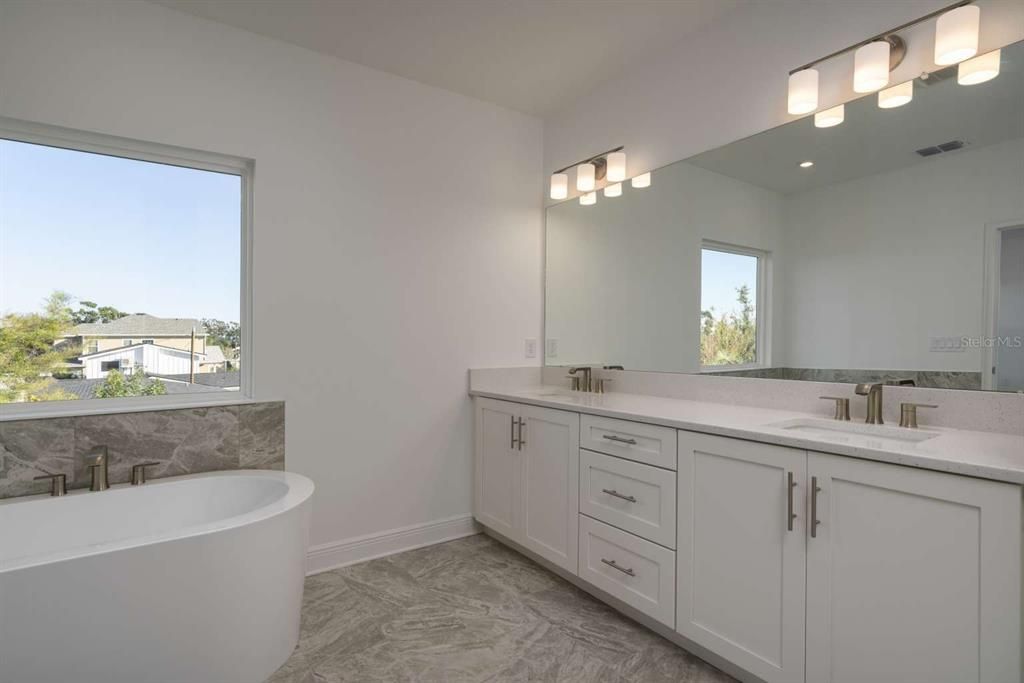 For Sale: $2,600,000 (5 beds, 4 baths, 4003 Square Feet)