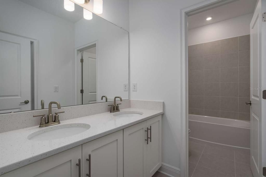 For Sale: $2,600,000 (5 beds, 4 baths, 4003 Square Feet)