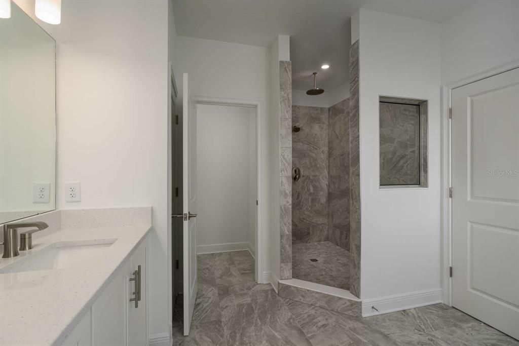 For Sale: $2,600,000 (5 beds, 4 baths, 4003 Square Feet)