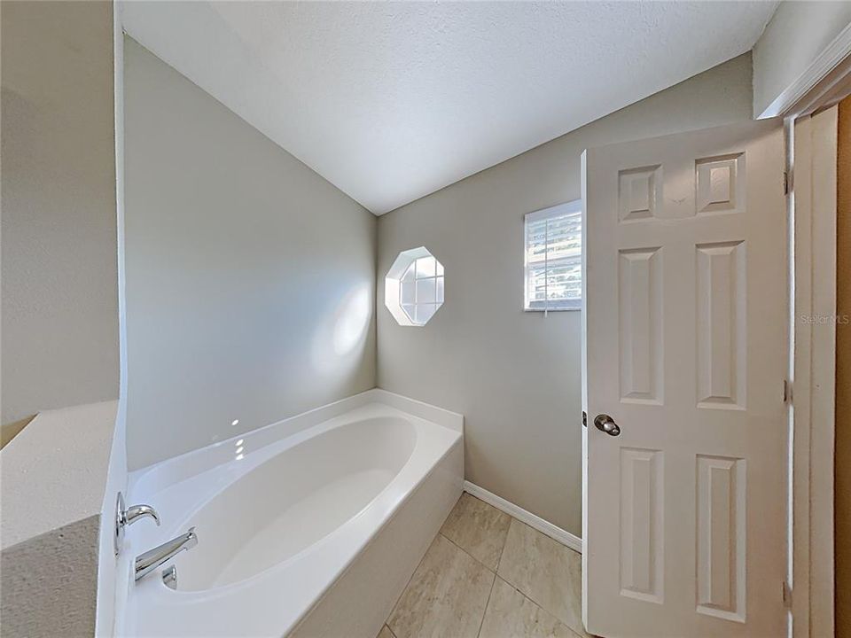 В аренду: $2,230 (4 спален, 2 ванн, 1855 Квадратных фут)