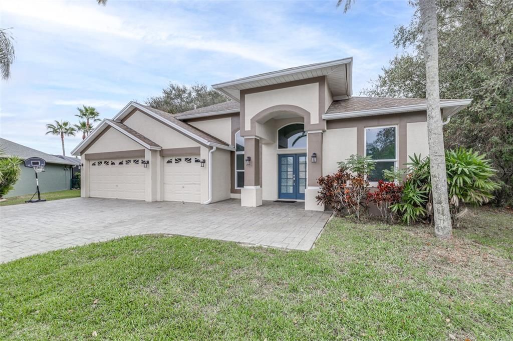 Activo con contrato: $599,000 (4 camas, 3 baños, 2175 Pies cuadrados)