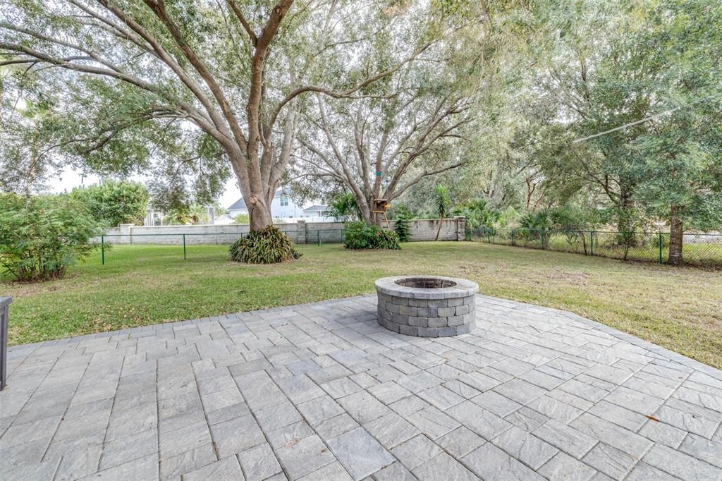 Activo con contrato: $599,000 (4 camas, 3 baños, 2175 Pies cuadrados)