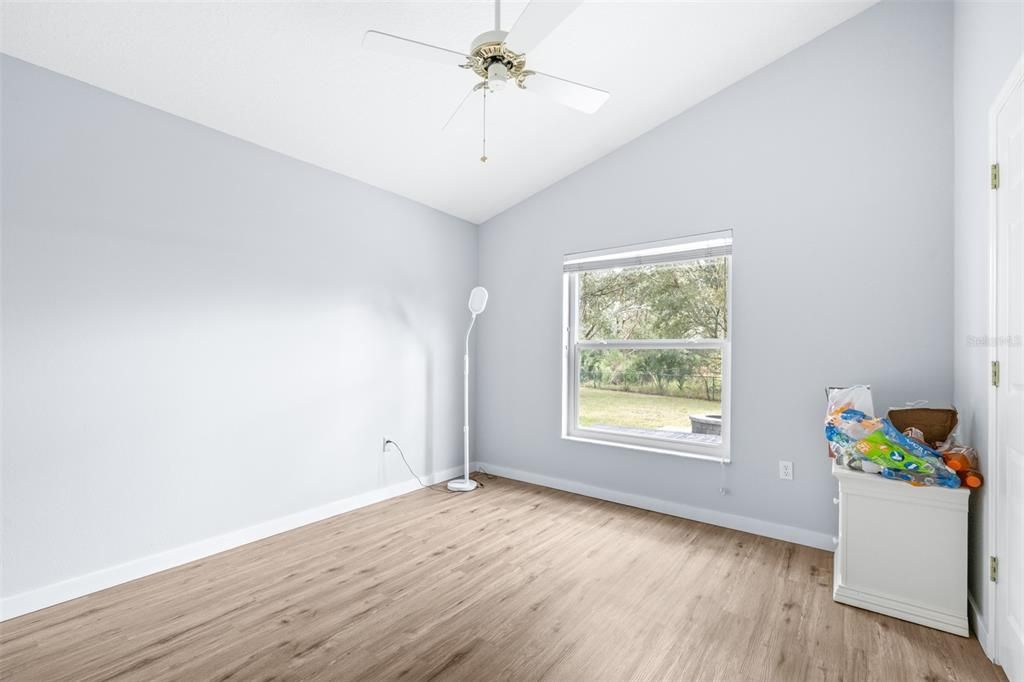 Activo con contrato: $599,000 (4 camas, 3 baños, 2175 Pies cuadrados)