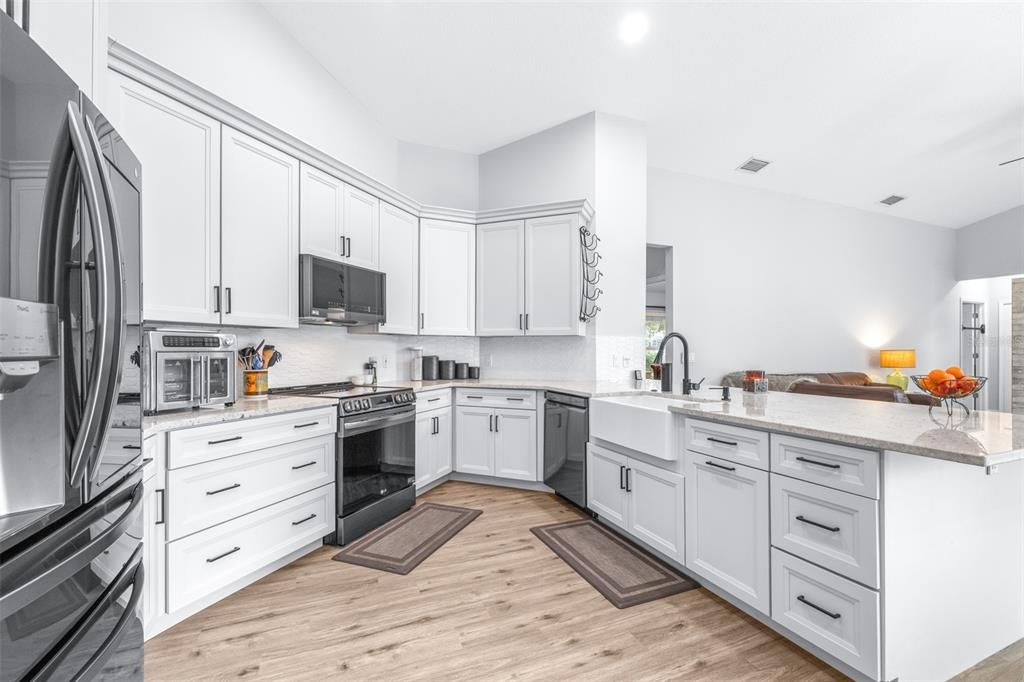 Activo con contrato: $599,000 (4 camas, 3 baños, 2175 Pies cuadrados)