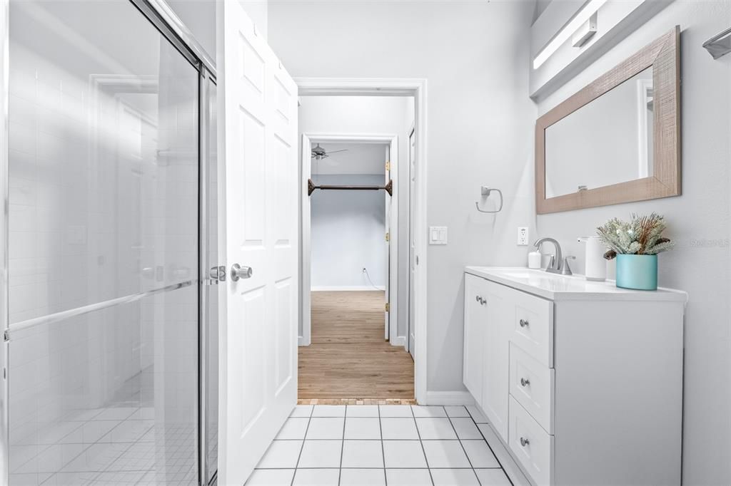 Activo con contrato: $599,000 (4 camas, 3 baños, 2175 Pies cuadrados)