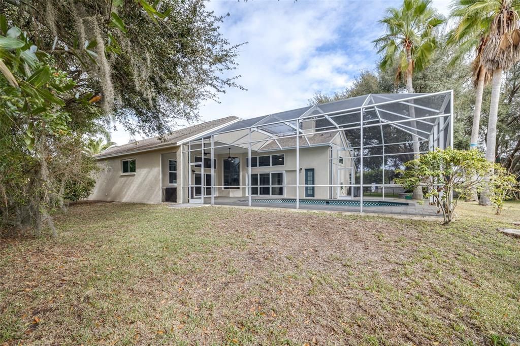 Activo con contrato: $599,000 (4 camas, 3 baños, 2175 Pies cuadrados)