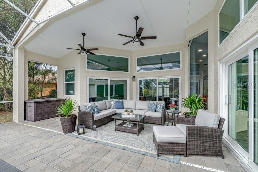 Activo con contrato: $599,000 (4 camas, 3 baños, 2175 Pies cuadrados)