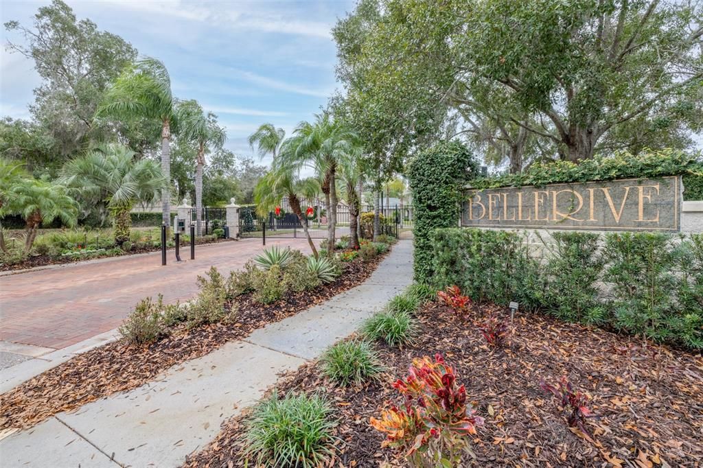 Activo con contrato: $599,000 (4 camas, 3 baños, 2175 Pies cuadrados)