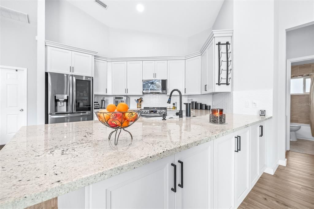 Activo con contrato: $599,000 (4 camas, 3 baños, 2175 Pies cuadrados)