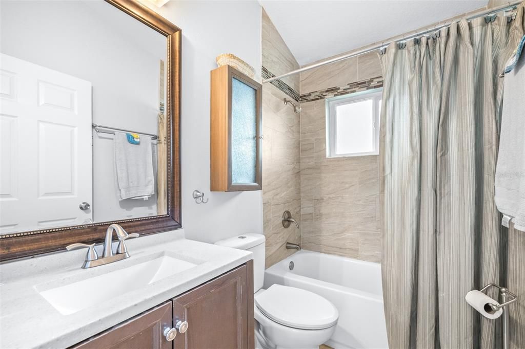 Activo con contrato: $599,000 (4 camas, 3 baños, 2175 Pies cuadrados)