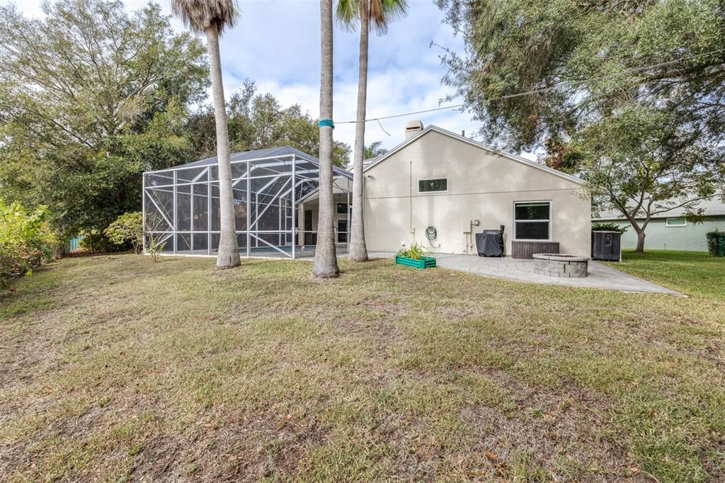 Activo con contrato: $599,000 (4 camas, 3 baños, 2175 Pies cuadrados)