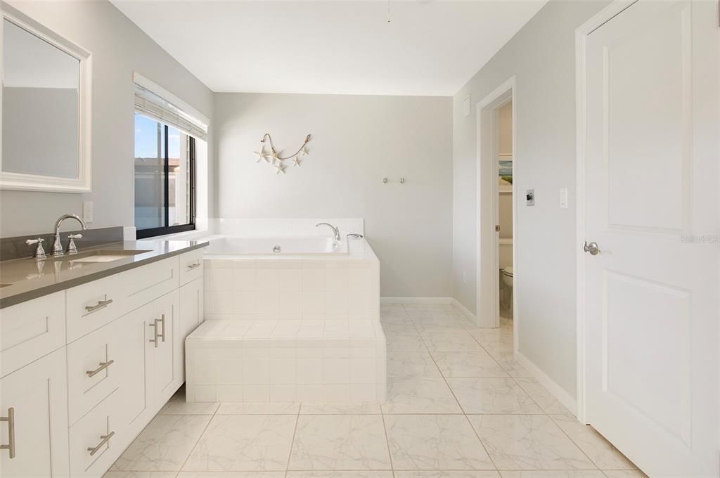 For Rent: $4,500 (3 beds, 3 baths, 2315 Square Feet)