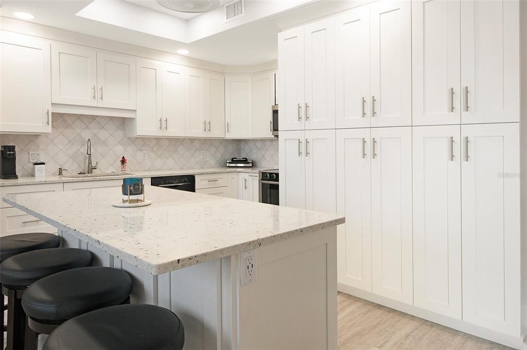 For Rent: $4,500 (3 beds, 3 baths, 2315 Square Feet)