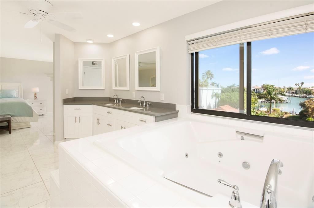 For Rent: $4,500 (3 beds, 3 baths, 2315 Square Feet)