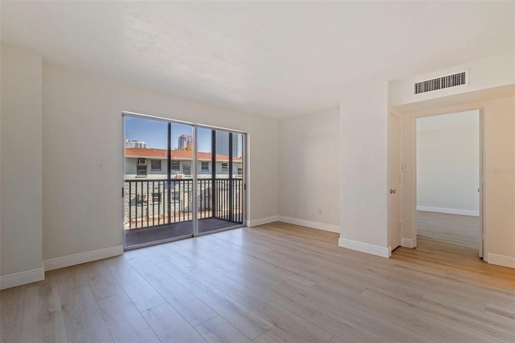 待售: $99,000 (1 贝兹, 1 浴室, 625 平方英尺)