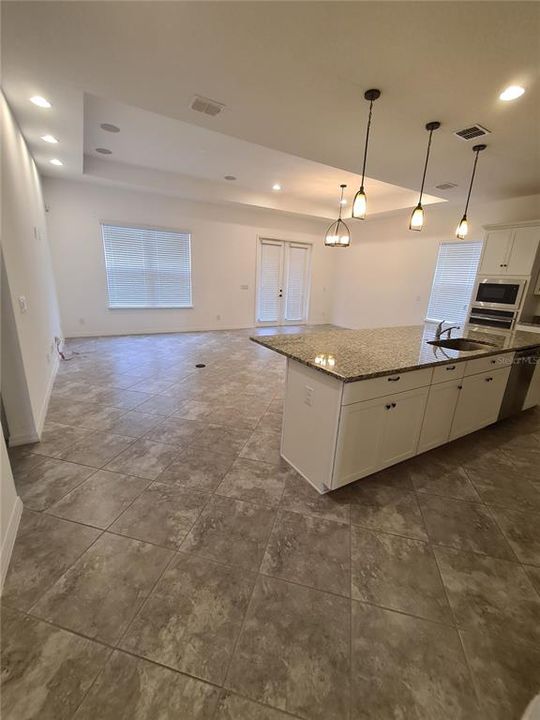 For Rent: $2,350 (3 beds, 2 baths, 1986 Square Feet)