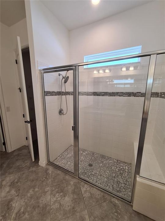 For Rent: $2,350 (3 beds, 2 baths, 1986 Square Feet)